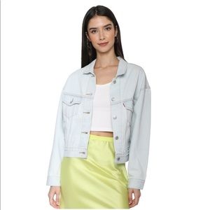 NWT Levi’s Premium Slouch Trucker Denim Jacket, M
